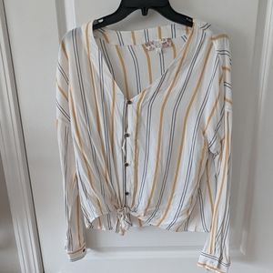 💛Button tie front blouse